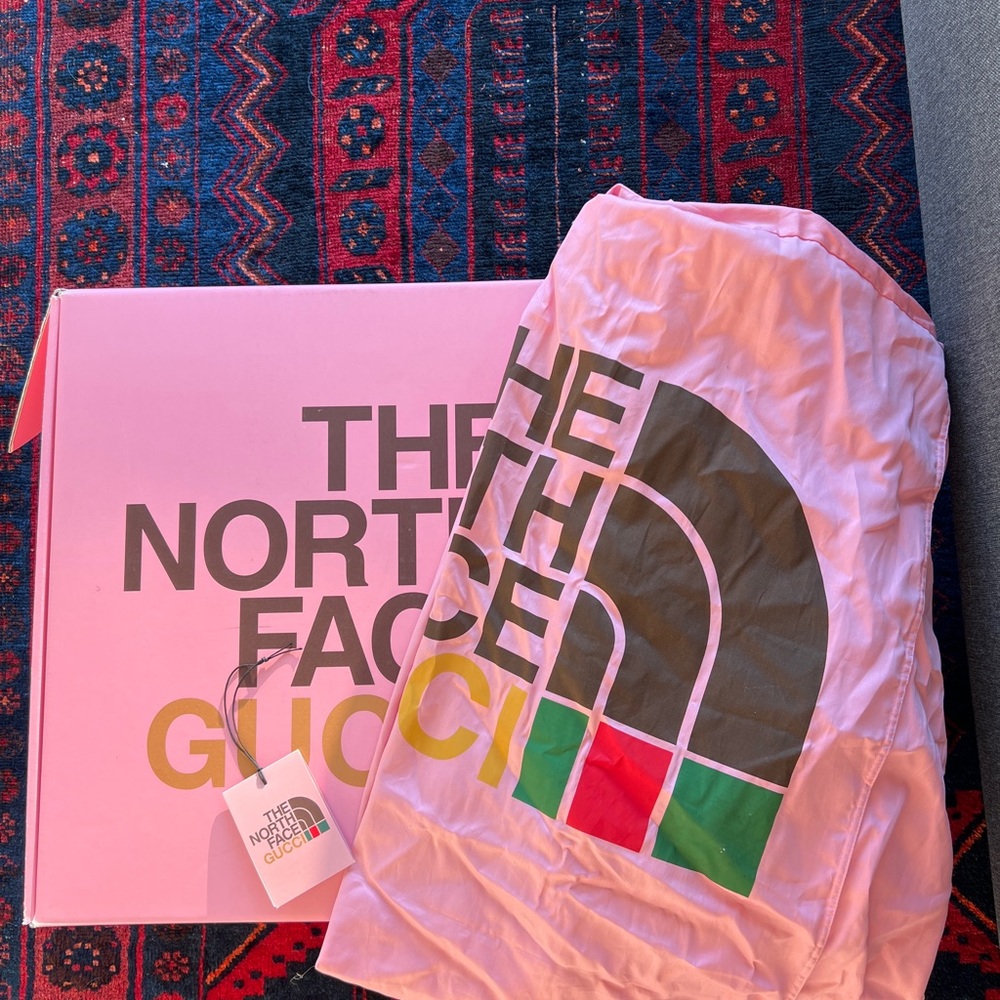Gucci x Northface Black Puffer sz XS - Picture 11 of 16